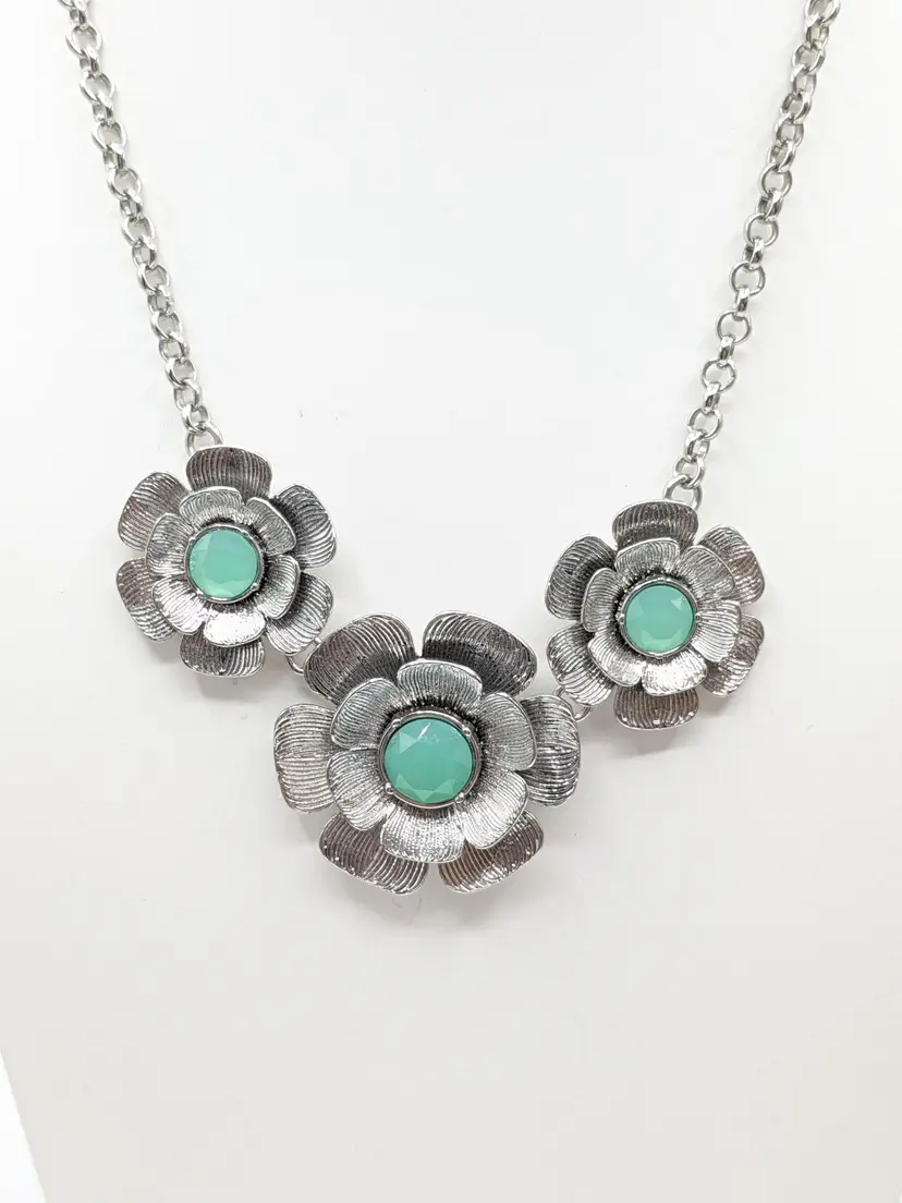 Lia Sophia Three Flower Necklace Green and Silver Tone