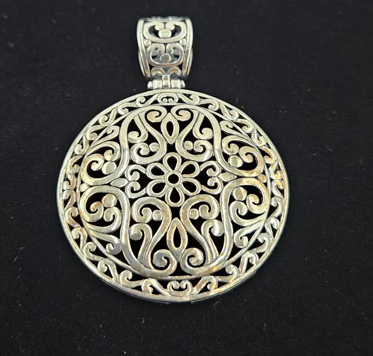 925 SO CH Round Filigree 1.5 Inch Pendant