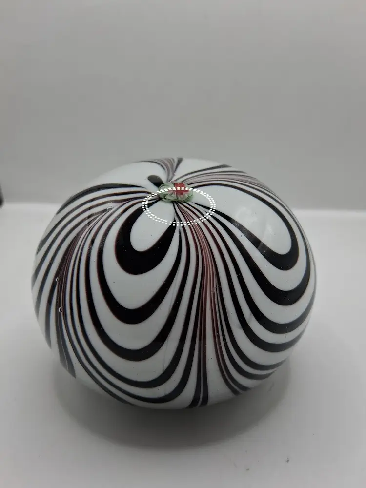 GORGEOUS Vintage 3 Fiori Murano Italy Glass Paperweight in Christmas Colors!