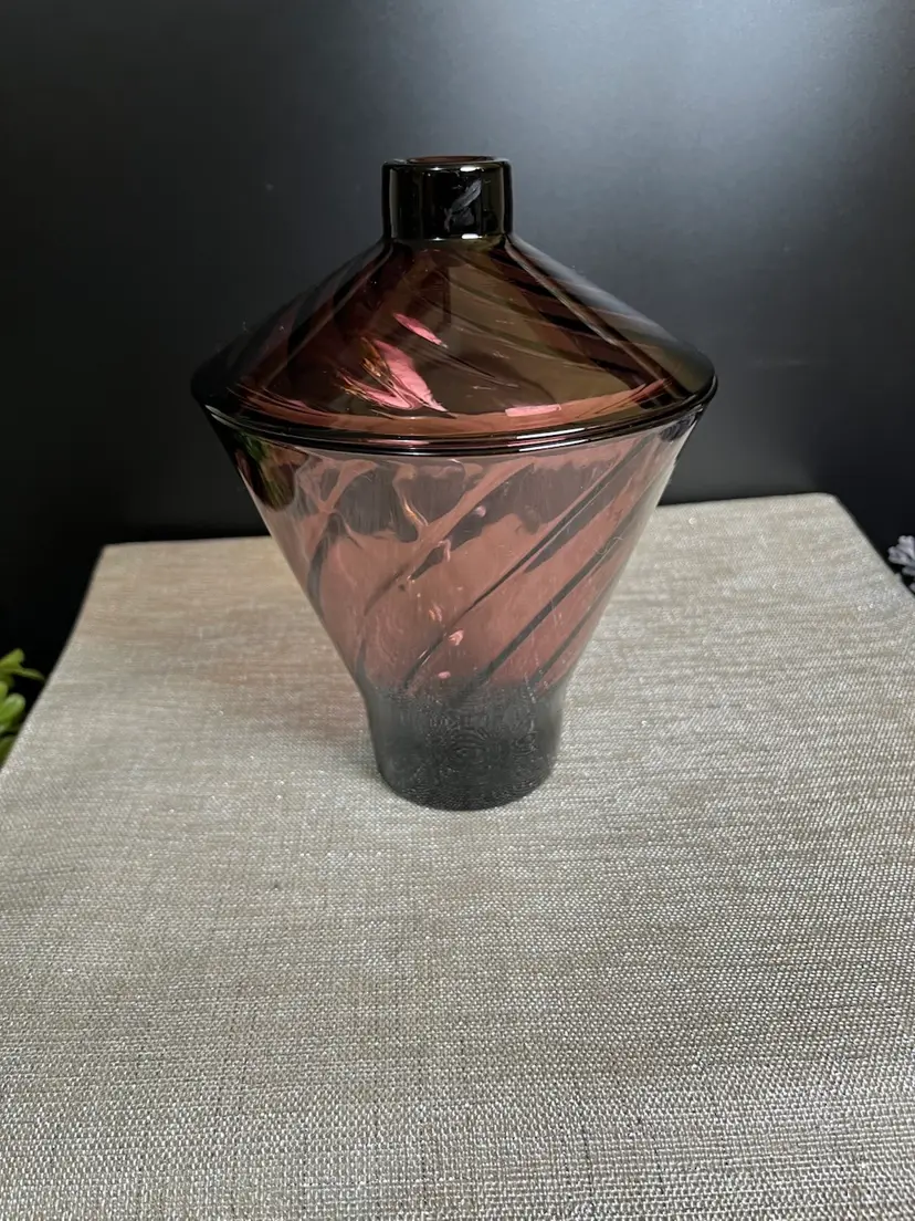 1960s Hazel Atlas Morocan Amethyst Swirl Candy Dish w/ Lid. Glows Green w/ UV Light.