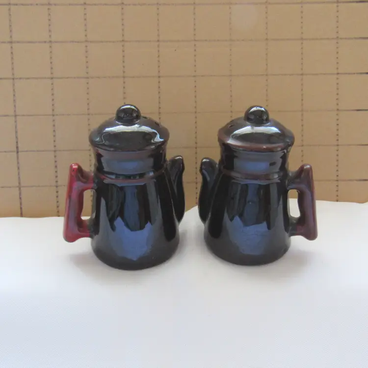 VTG Redware Coffee Pots Salt & Pepper Shaker Set