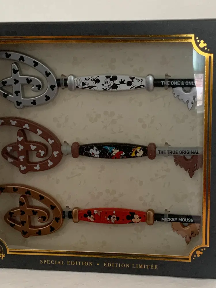 Disney Mickey Mouse 3 Piece Special Edition Key Set New In Box Collectible Keys