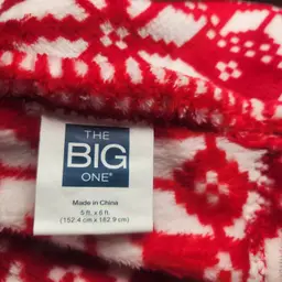 The Big One Fleece Throw Blanket Red White Snowflake Super Soft Cozy 5 ft x 6 ft