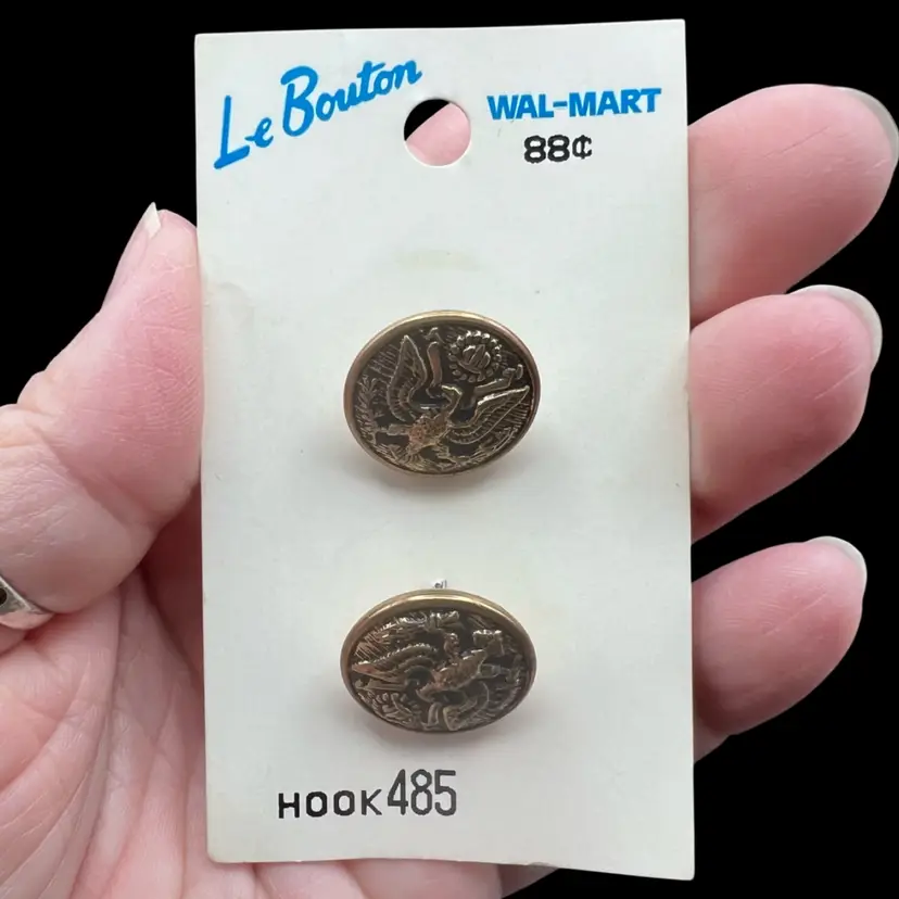 #190A Pair Of Vintage La Bouton Metal Eagle Emblem Buttons On Original Card Hook Style 3/4”
