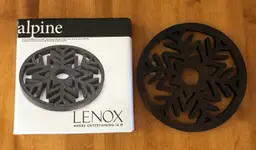 Lenox Alpine Trivet Carved Wood Snowflake Holiday Ski Lodge Winter w/Box