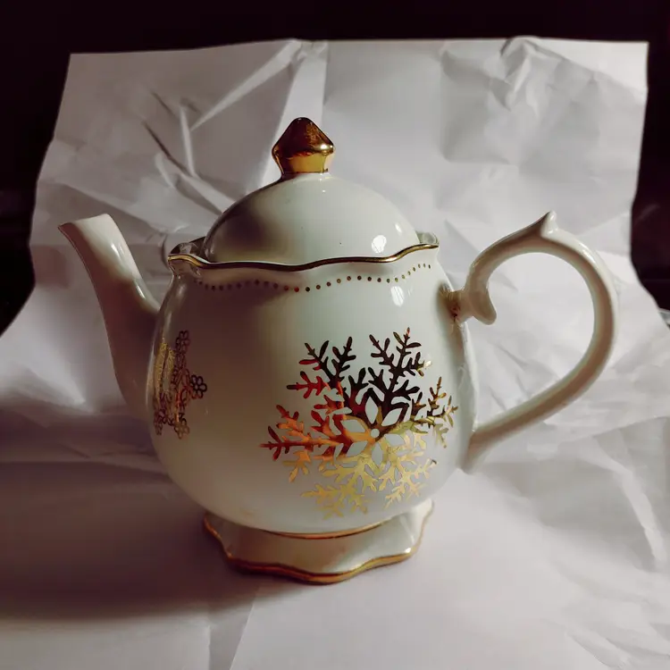 Cracker Barrel Season & Glory Snowflake Teapot