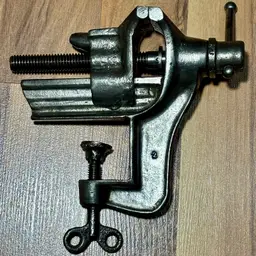 #2 Jeweler's Vise with a 2.5" Jaw Capacity Clamps to Bench up to 1-1/8" Thick