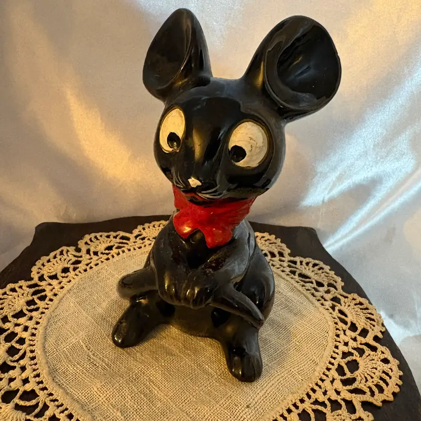 Hand painted hobbyist black mouse
