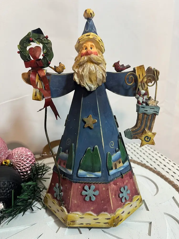 Vintage Sankyo Wind up WoodLand Santa  Christmas music box. 10” Works. E58