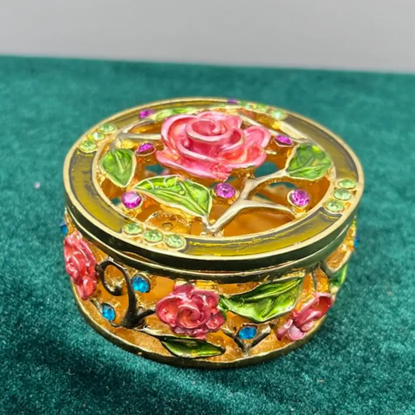 2.25”x1” Vintage”work Of Art” Gold Tone metal & Enameled Rose Pink Rhinestone Trinket Box
