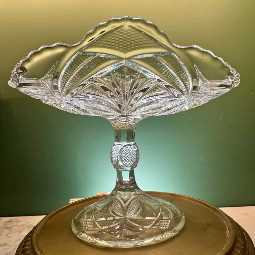 ๐ป GLOWS vintage 1900 Bryce Higbee "New Crescent" banana boat stand made of clear pressed glass 5x7
