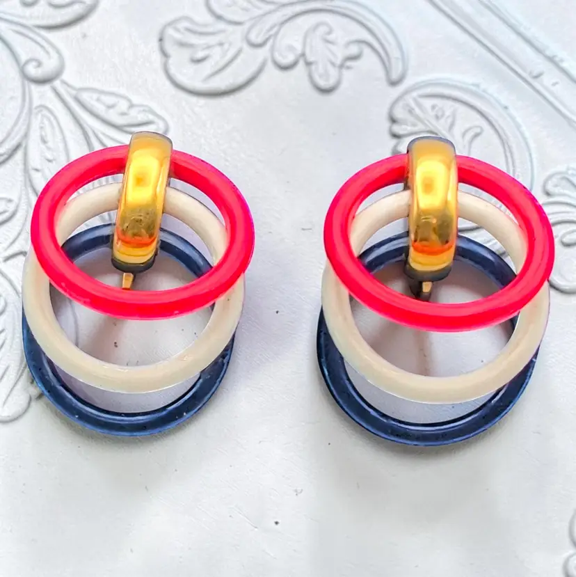 Vtg Crown Trifari Red White Blue Patriotic July 4th Dangle Rings Clip Earrings