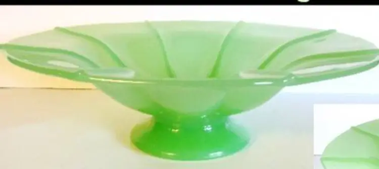 Fenton Circa 1928 Jade Flared Footed Bowl #857, Scarce