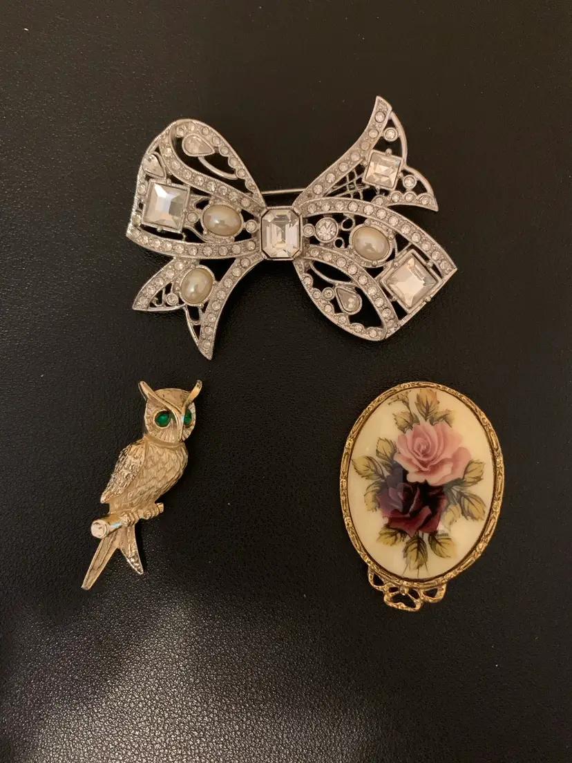 3 Brooch Lot