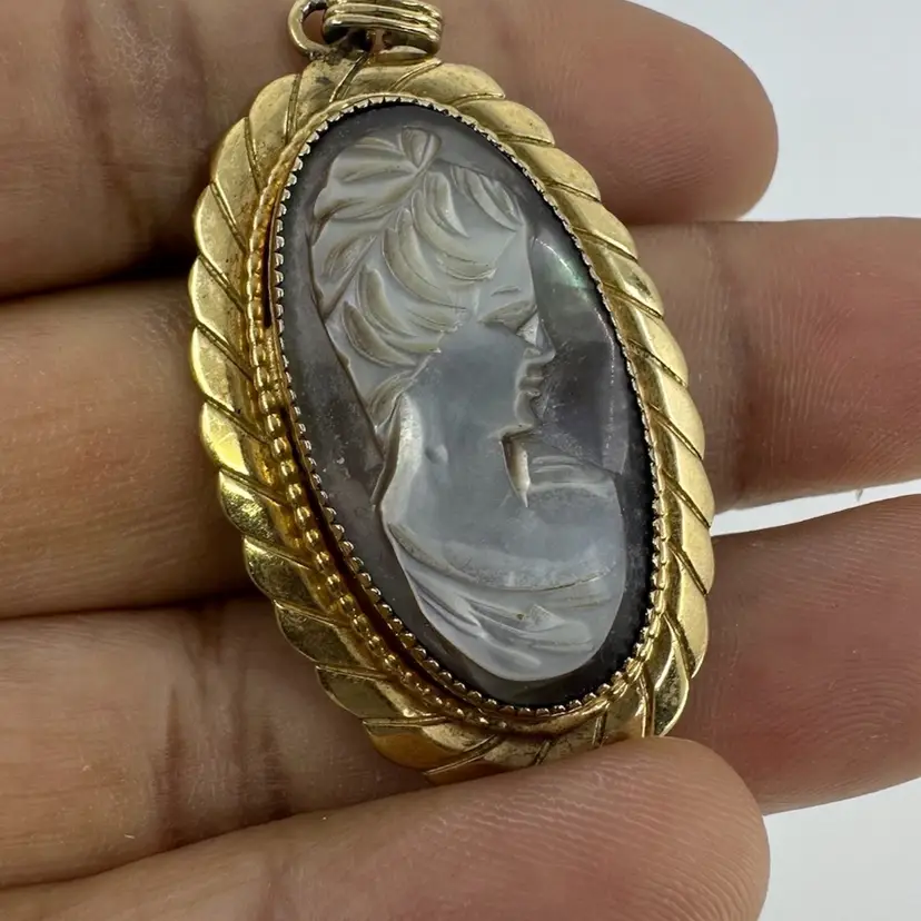 Hand Carved Mother Of Pearl Cameo 12k Gold Filled Pendant