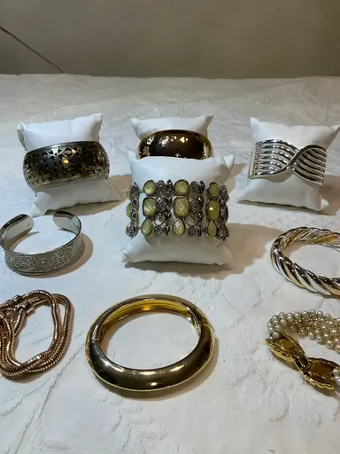 Annesyesteryear Pop Up Jewelry Show