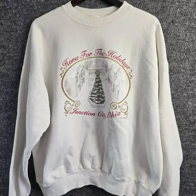 Vintage Christmas Crewneck Sweatshirt Hanes Comfort Blend Junction City OH Tree