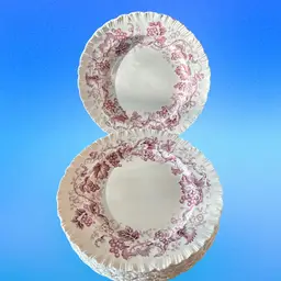 Wedgwood Old Vine of Etruria 8  1/4”Purple Mulberry Luncheon Plate 1950’s