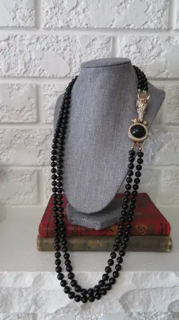 tg NINA RICCI Necklace, Gold Tone horse head ,brooch, black faux pearl removable