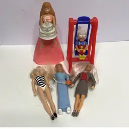 Lot Of 5 McDonald’s Happy Meal Toys Various 1999 Barbie Dolls ~ A