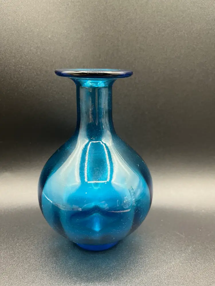 Pretty Teal Blue Blown Art Glass Round Bottom Vase With Optics 5.5” READ