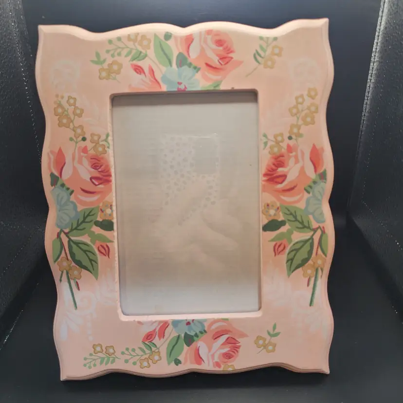 Hand Painted Wooden Pic Frame W/Floral Pattern Wavy Edge 7x9 in