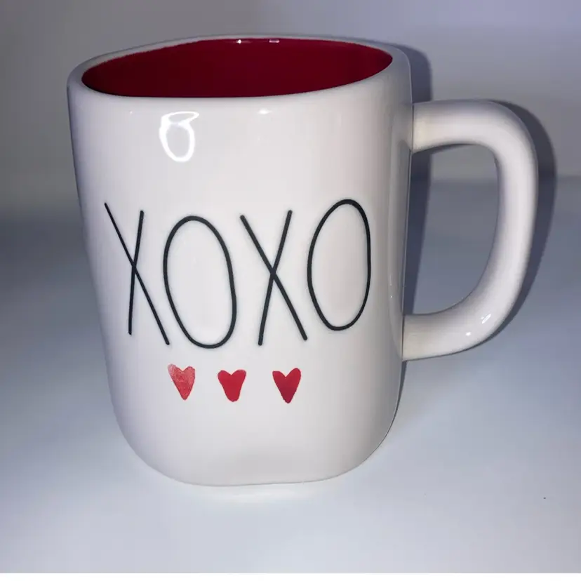 Rae Dunn “XOXO ❤️❤️❤️" Ceramic Mug! 4 3/4” Tall 5” Wide! No chips, cracks, flea bites or crazing!