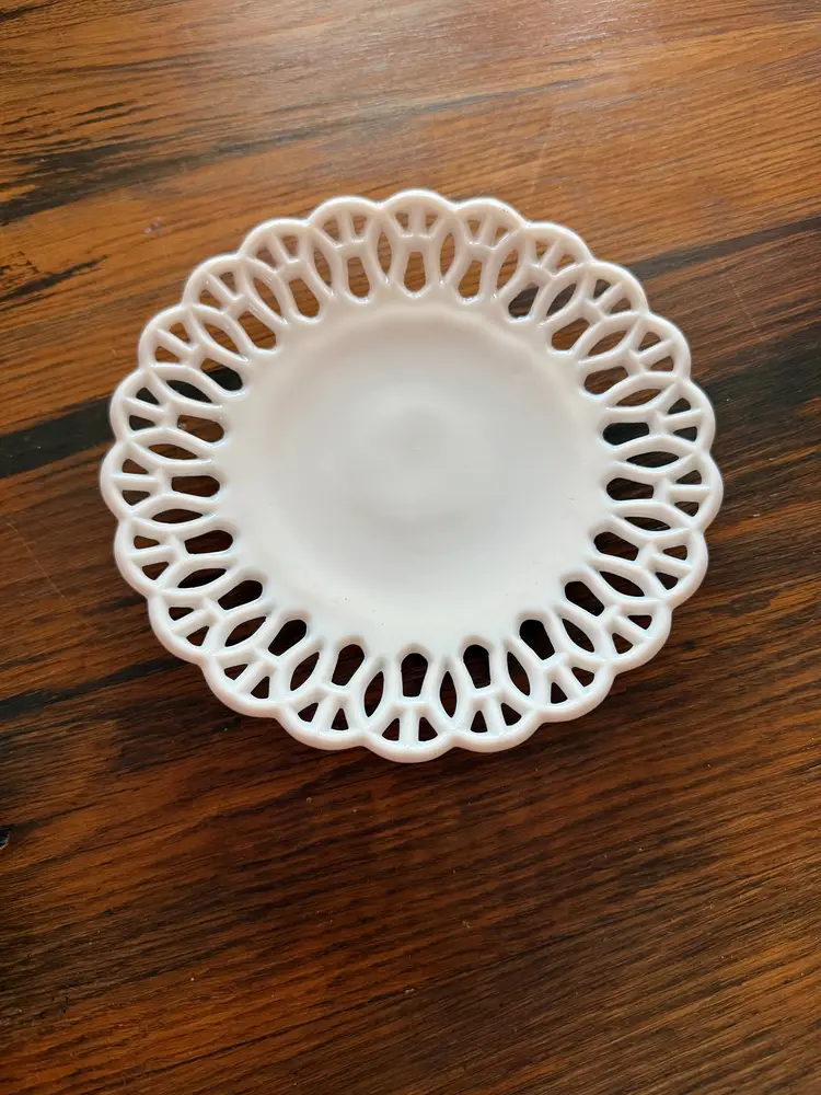 Vintage Milk Glass Lace Edge Plate – 8 Inch Reticulated Open Work Dessert Plate – Mid-Century White Glass – Cottagecore Farmhouse Decor