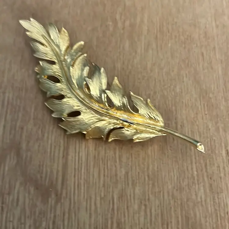 Vintage Coro Feather or Leaf Brooch in Gold Metallic Pin Signed Marked CORO 1961