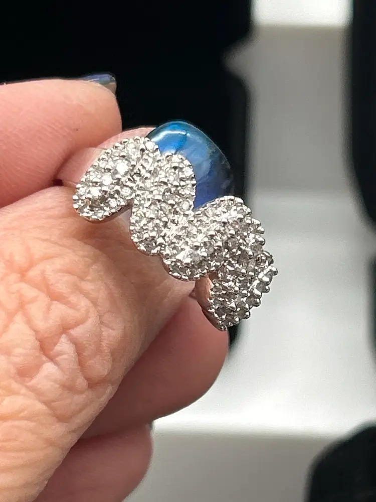 18K White Gold Diamond Cluster Wave Ring Size 7