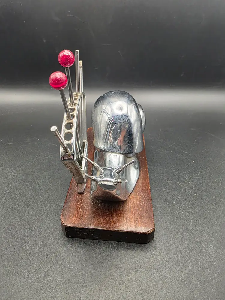 MCM hors d'oeuvre Snail w/picks