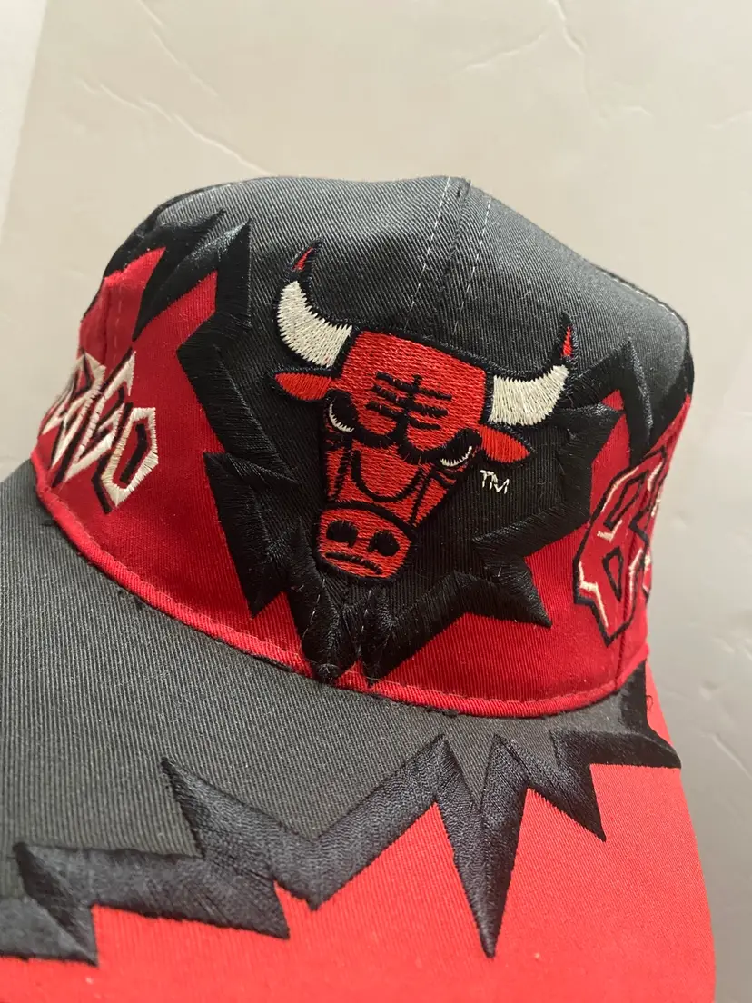 1990’s Rare Chicago Bulls Jagged Edge Shockwave Drew Pearson SnapBack Hat