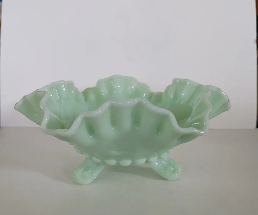 Westmoreland Jadeite Glossy 3 footed ruffled bowl. 8w x 3.5h x 7d. No chips or cracks.