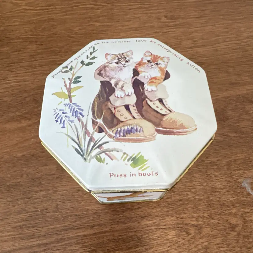 Vintage Puss in Boots design with kittens octagonal tin box Made In England