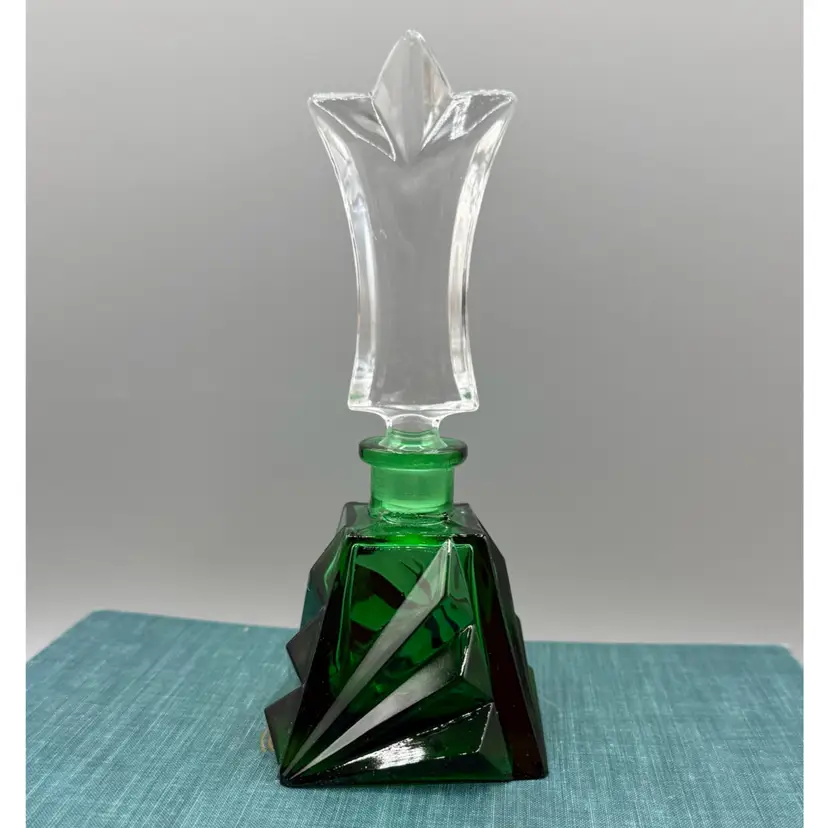 Vintage Mid Century Modern Green Crystal Scent Bottle - Geometric Glass Vanity Decor 5.5”x2.5