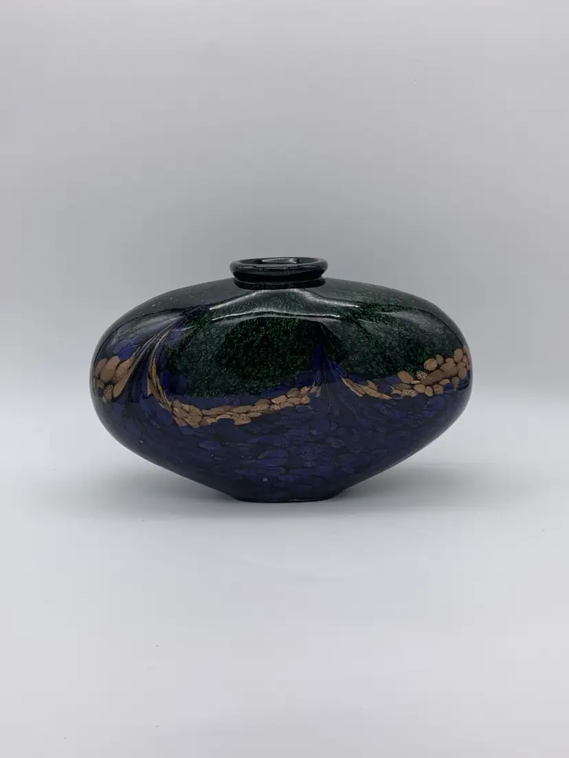 Dale Tiffany Vtg.Studio Heavy Squat Vase Hand Blown Colorful Peacock Gold Accent