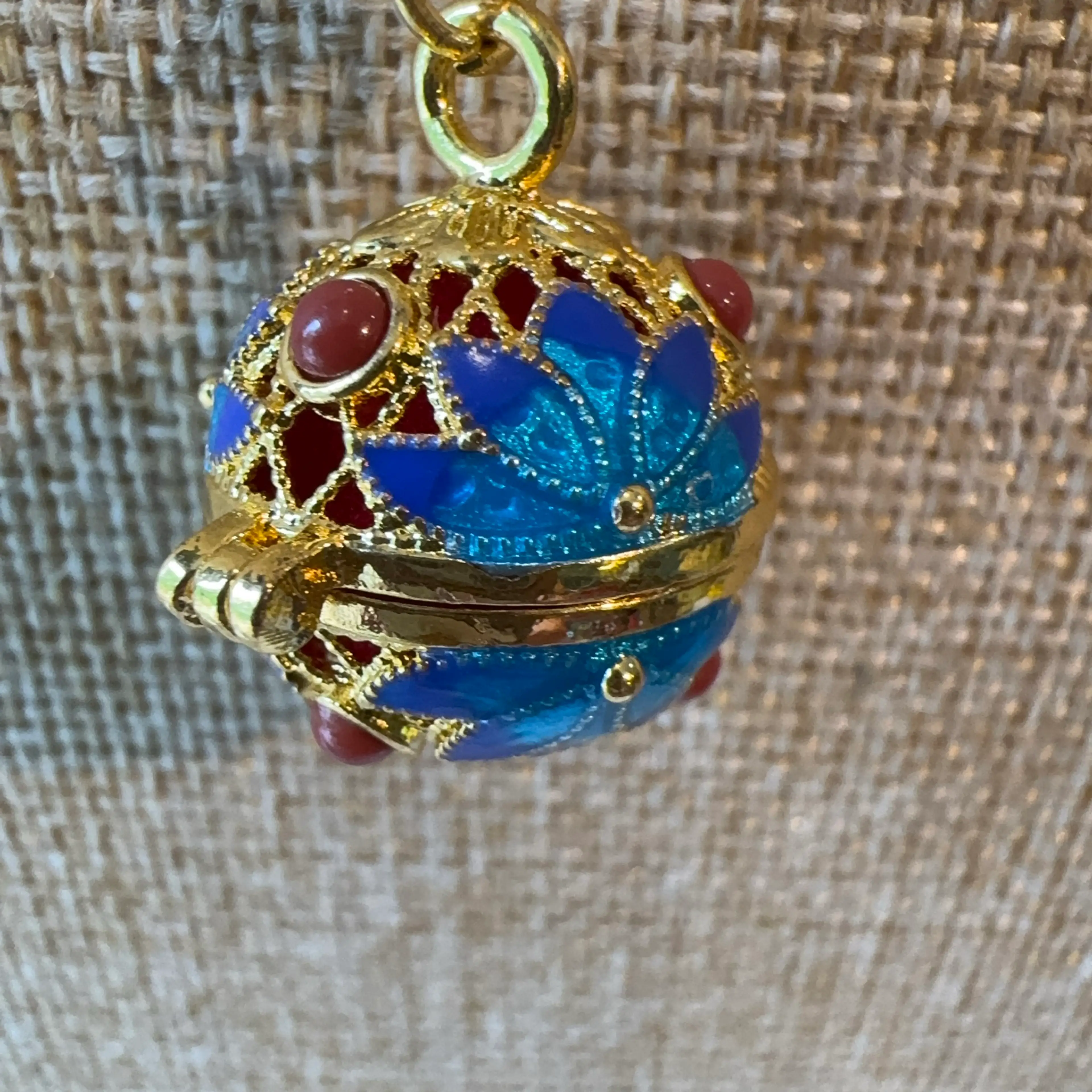 Image 2 of 4