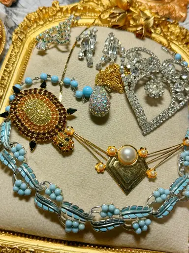 Last Jewelry Show Before We Leave 