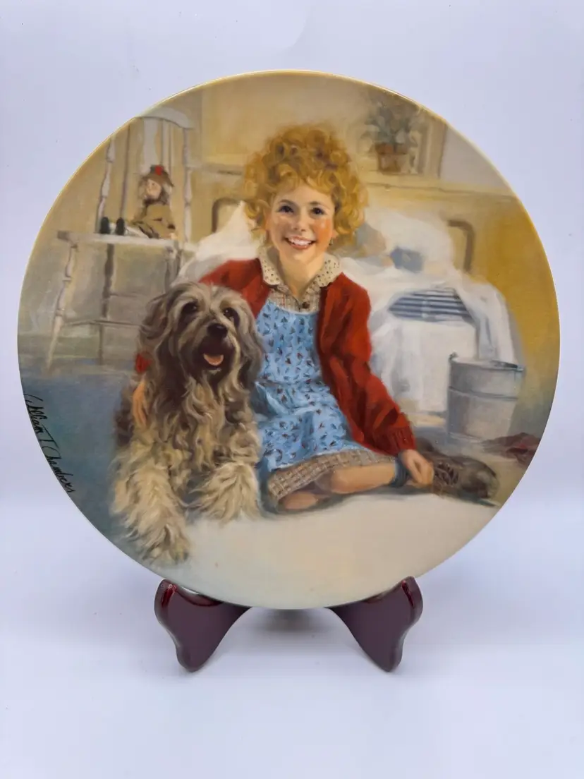 Vintage 1982 William Chambers “Annie And Sandy” Fine China Collector Plate Signed 8.5”