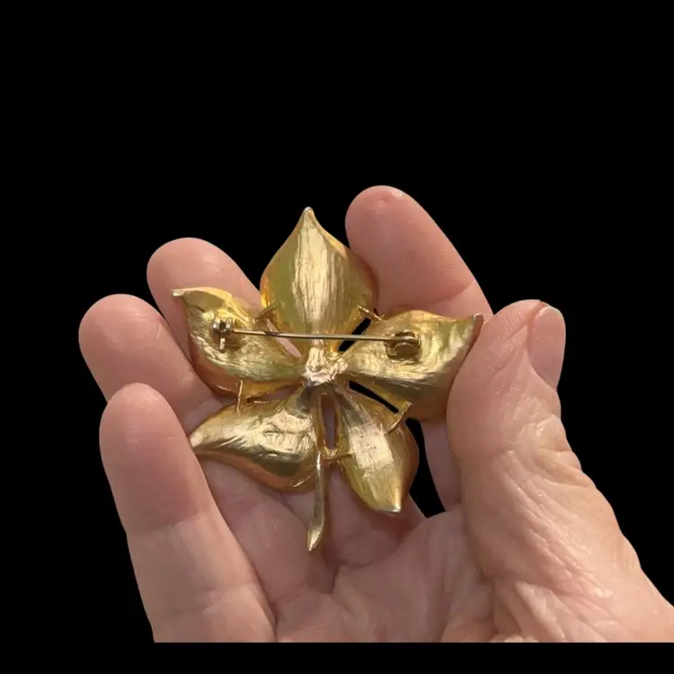 Beautiful Vintage Goldtone Floral Flower Brooch. With Violet Enamel And AB Glass Rhinestones.