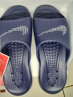 Nike Victori One Shower Slides Size 8 NWT