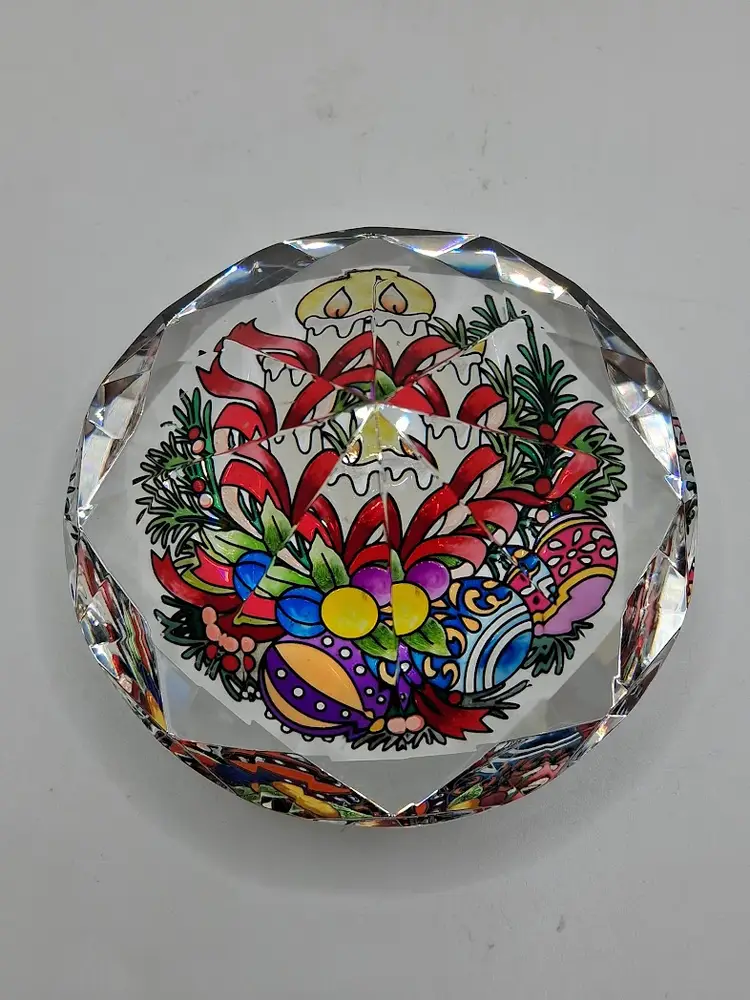 Amia Studios Art Glass Diamond Shape Christmas Paperweight
