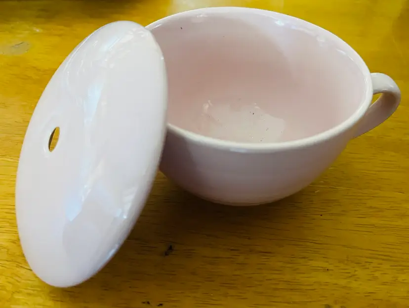 #01 Large Pottery Mug With Vented Lid