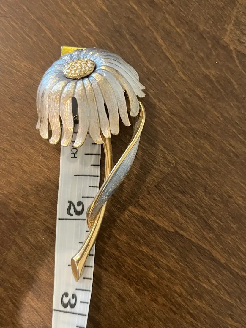 Kramer Signed Flower Brooch Gold Tone White Enamel