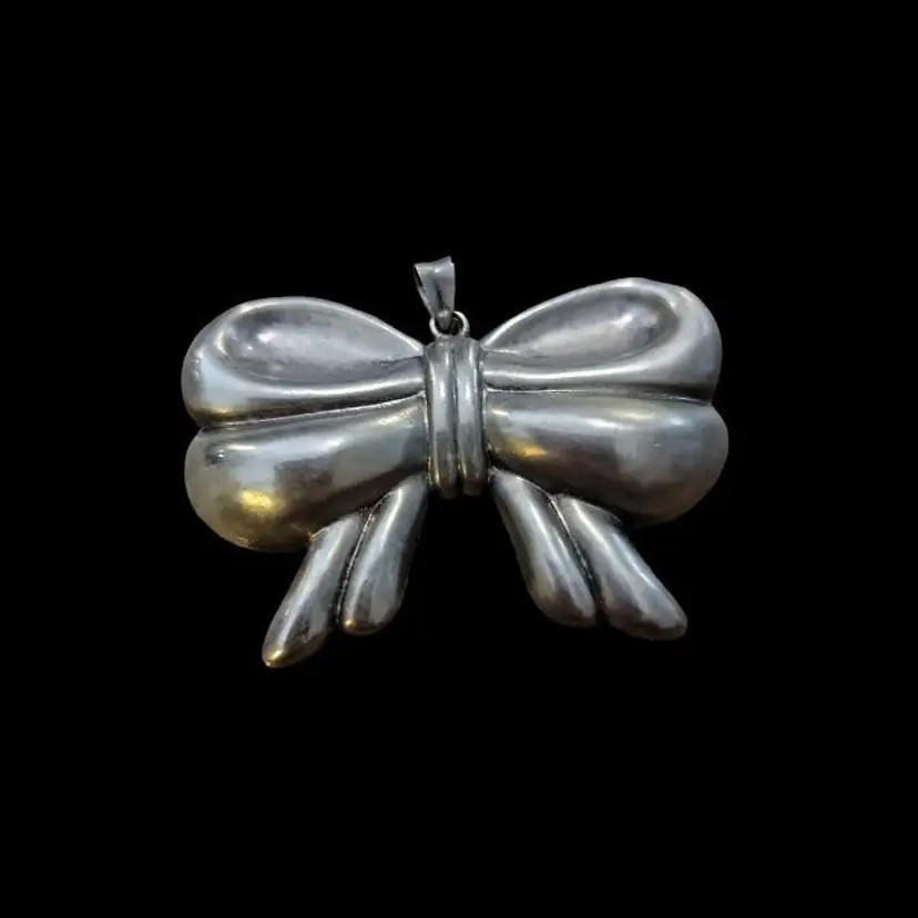 Vintage Metal Gift Bow Pendant Silver Tone Birthday Present Wrapping