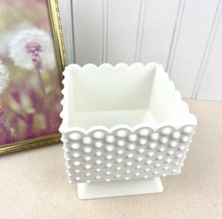 White Hobnail is the Bowl, Small Pedestal Dish, Decorative Bowl with Scalloped Edge, Vintage Inspired, Homeware, 3D Printed