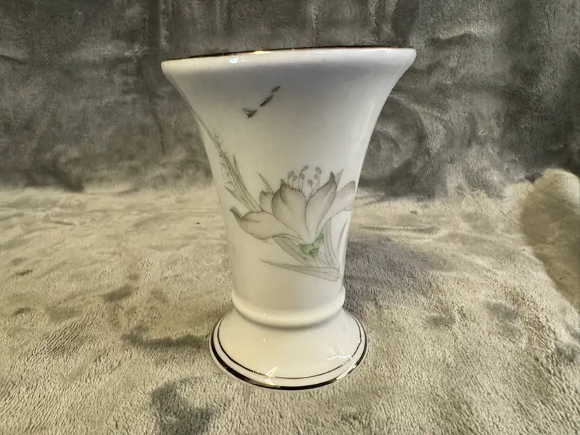 Vintage Chinese Jiepai Porcelain Flower Vase Lily Lillies Birds Silver China EUC