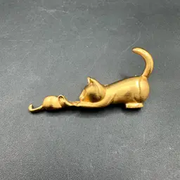Anne Klein Matte Gold Tone Cat Mouse Brooch Pin, 2”L