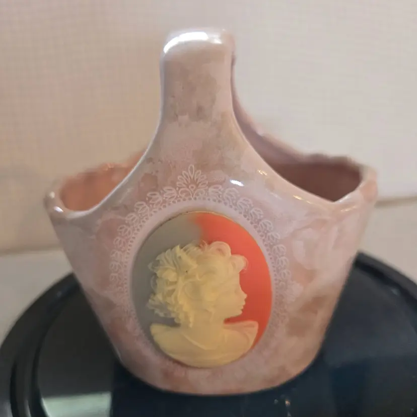 Cameo Ceramic Basket With A Marbled Look