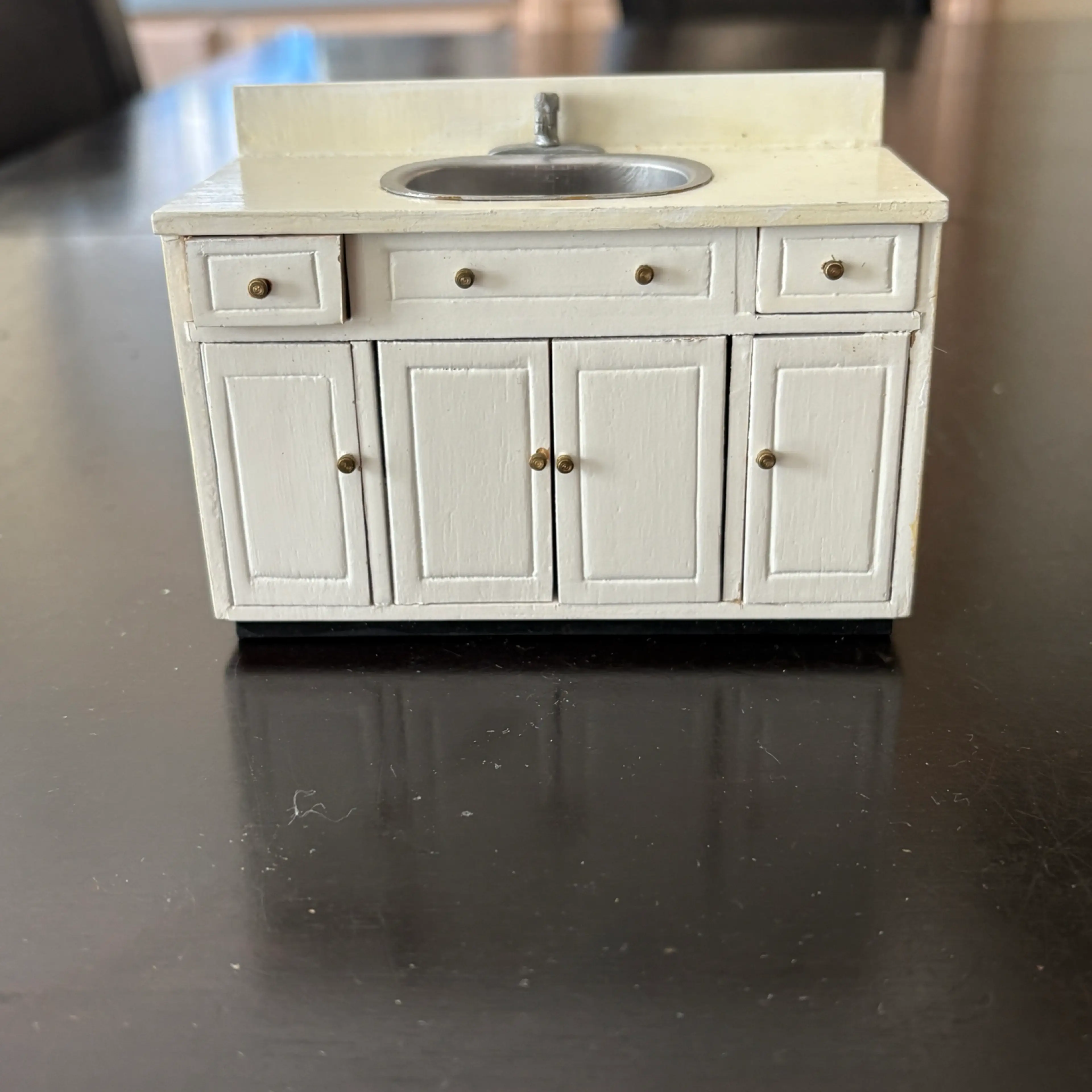 Image 1 of 5